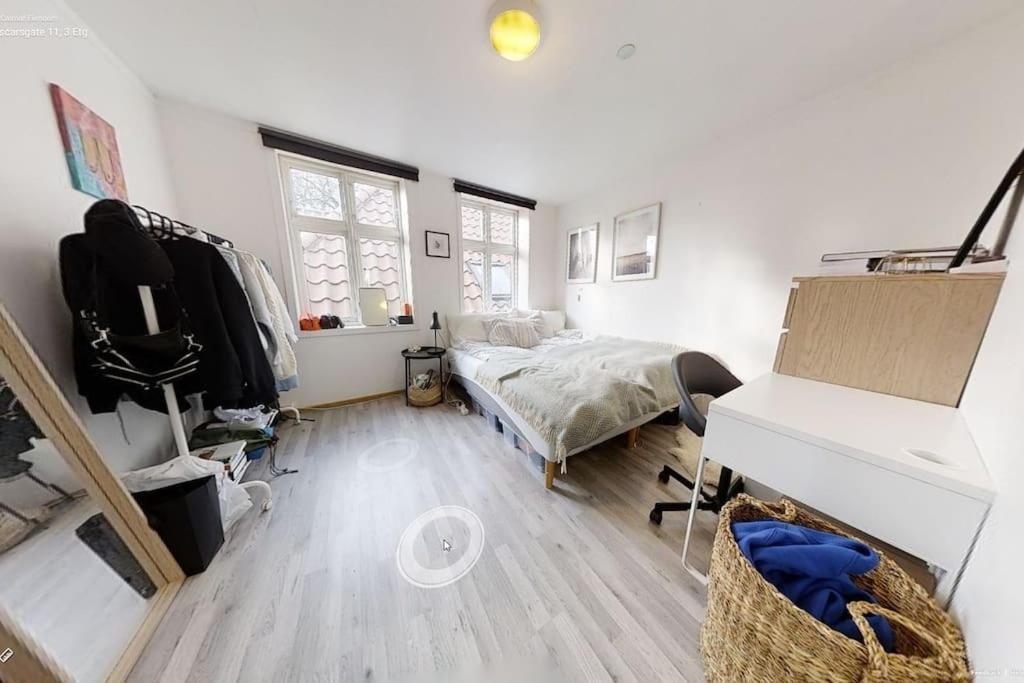 Spacious, 1 Minute From Bryggen! Bergen Bagian luar foto
